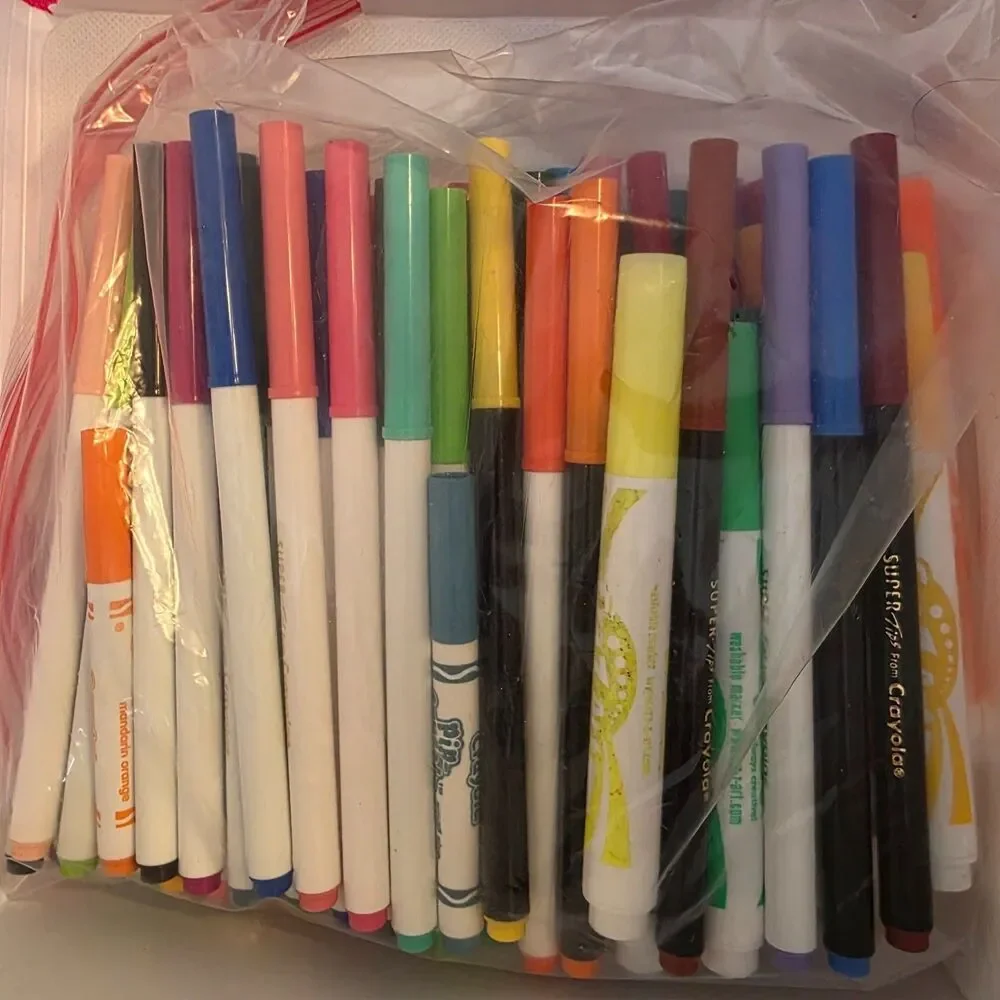 Lot 105 Various Markers - Crayola / Pip Squeaks / Mr Sketch / CraZart
